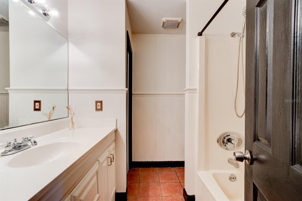 For Sale: $349,900 (4 beds, 2 baths, 1585 Square Feet)