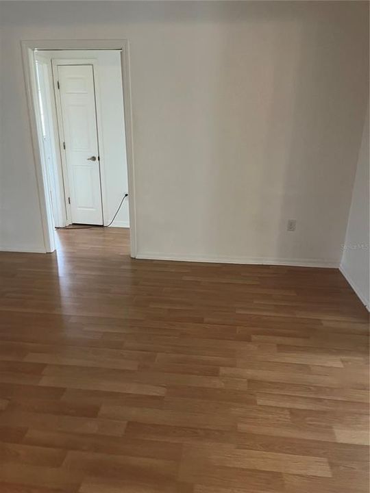 For Sale: $299,900 (3 beds, 2 baths, 1927 Square Feet)