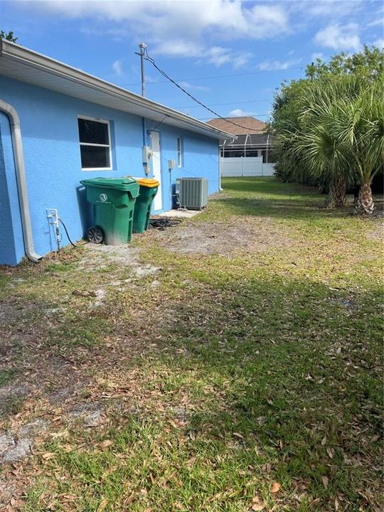 For Sale: $299,900 (3 beds, 2 baths, 1927 Square Feet)