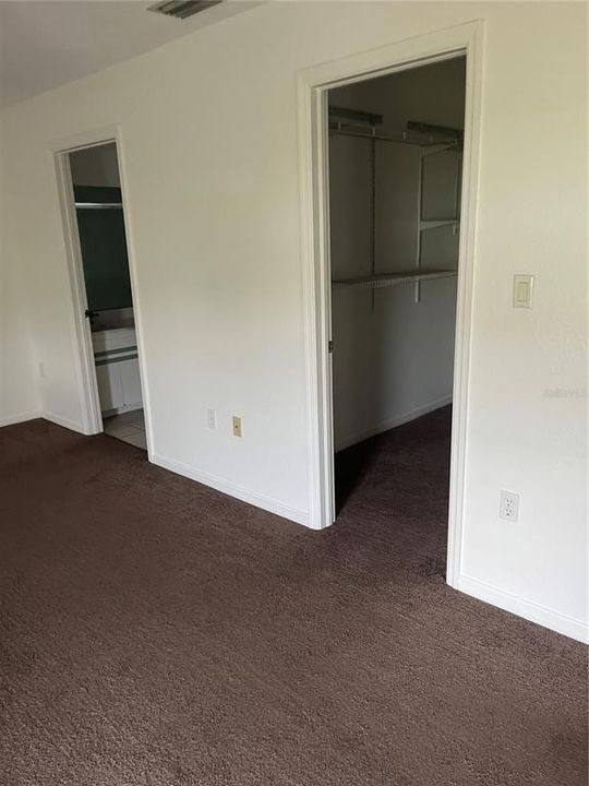 For Sale: $299,900 (3 beds, 2 baths, 1927 Square Feet)