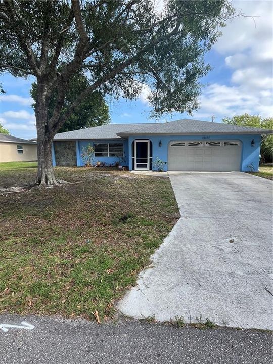 For Sale: $299,900 (3 beds, 2 baths, 1927 Square Feet)