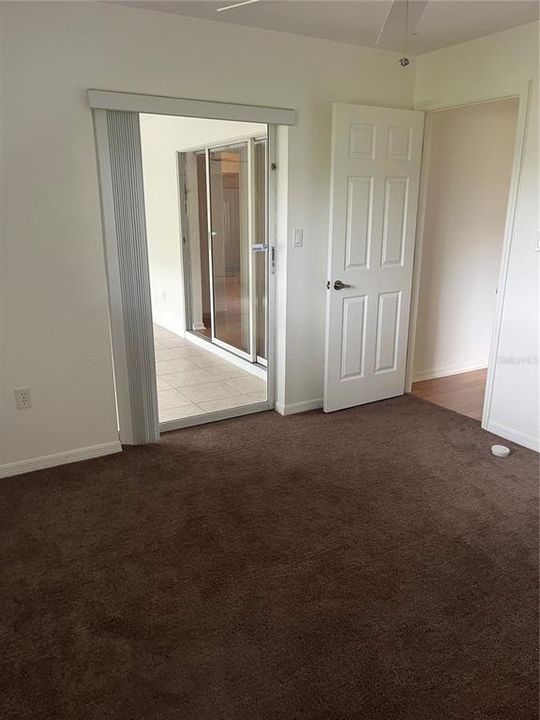 For Sale: $299,900 (3 beds, 2 baths, 1927 Square Feet)