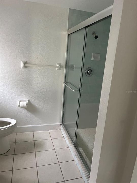 For Sale: $299,900 (3 beds, 2 baths, 1927 Square Feet)