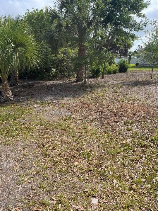For Sale: $299,900 (3 beds, 2 baths, 1927 Square Feet)