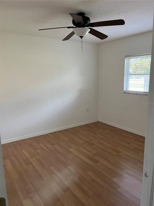 For Sale: $299,900 (3 beds, 2 baths, 1927 Square Feet)