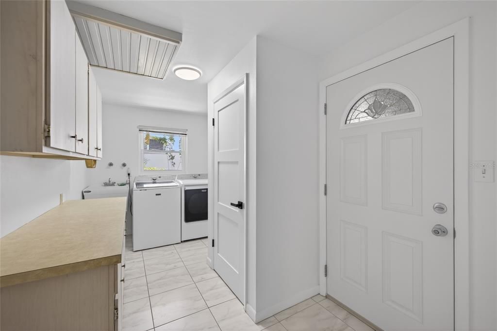 For Sale: $570,000 (3 beds, 3 baths, 2230 Square Feet)