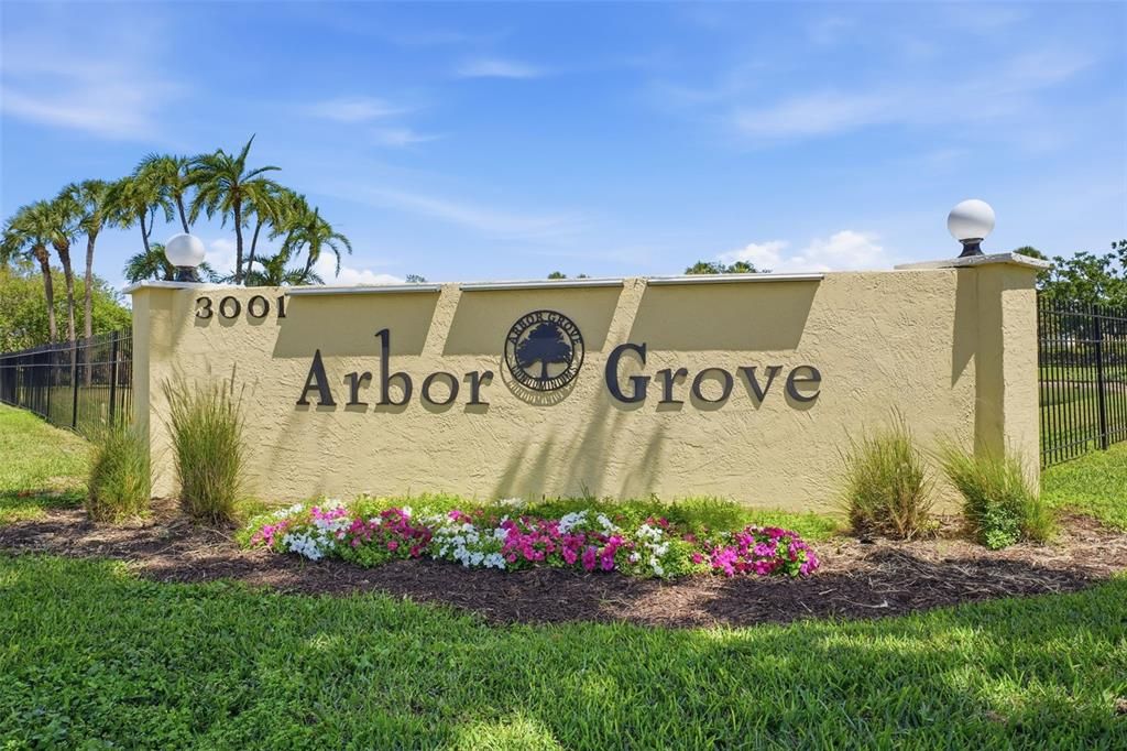 For Sale: $199,900 (2 beds, 2 baths, 910 Square Feet)