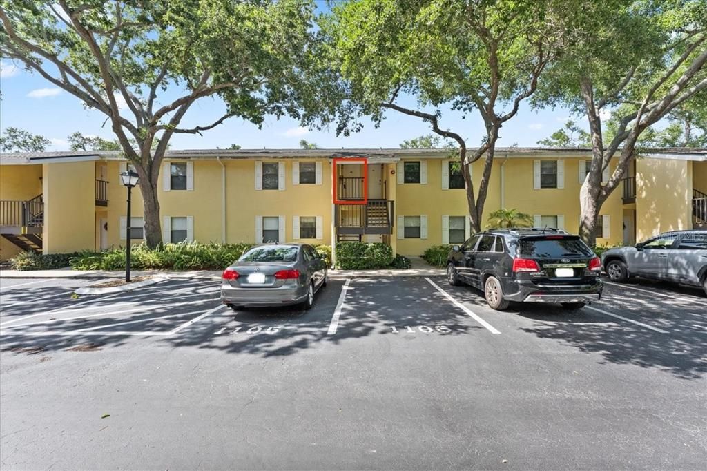 For Sale: $199,900 (2 beds, 2 baths, 910 Square Feet)