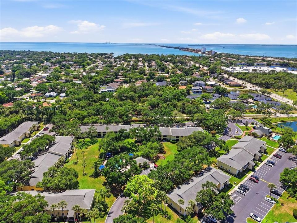 For Sale: $199,900 (2 beds, 2 baths, 910 Square Feet)