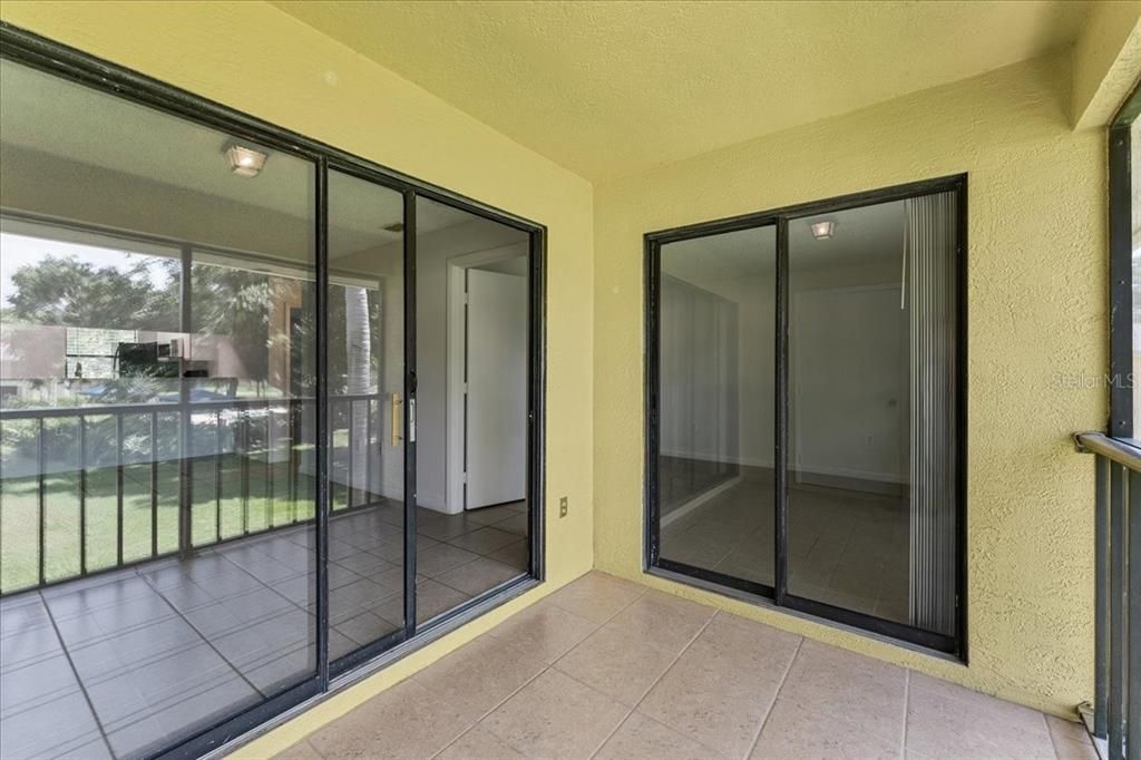 For Sale: $199,900 (2 beds, 2 baths, 910 Square Feet)