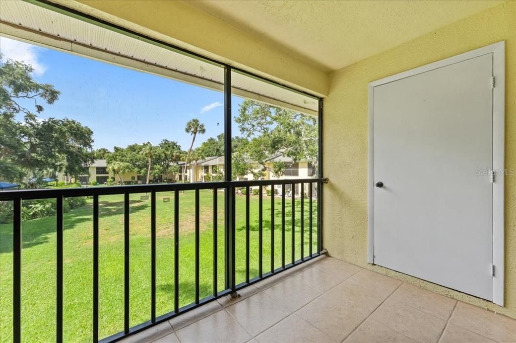 For Sale: $199,900 (2 beds, 2 baths, 910 Square Feet)