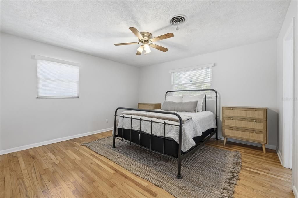 Activo con contrato: $430,000 (3 camas, 2 baños, 1514 Pies cuadrados)