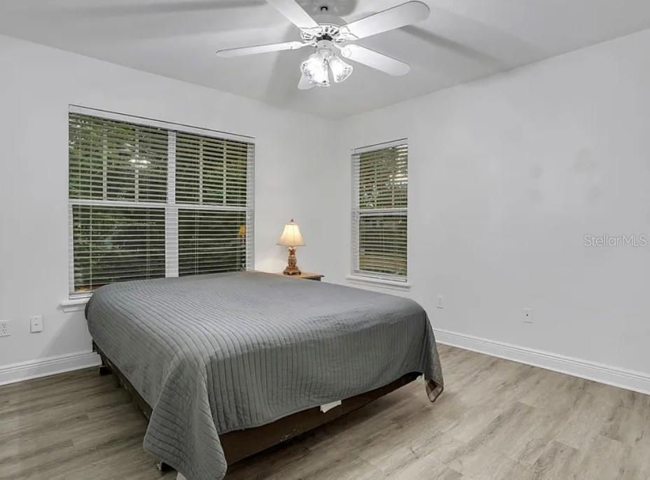 For Sale: $922,000 (4 beds, 2 baths, 2274 Square Feet)