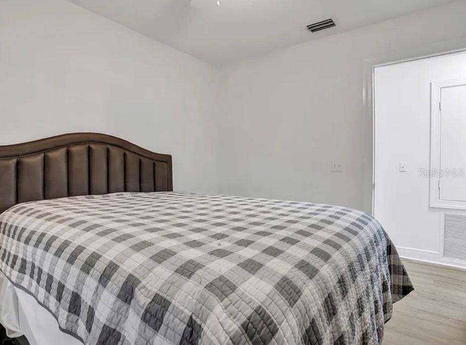 For Sale: $922,000 (4 beds, 2 baths, 2274 Square Feet)