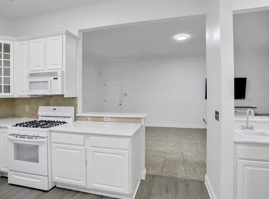 For Sale: $922,000 (4 beds, 2 baths, 2274 Square Feet)