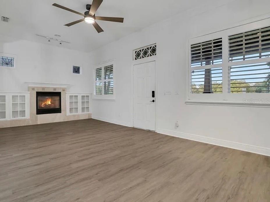 For Sale: $922,000 (4 beds, 2 baths, 2274 Square Feet)