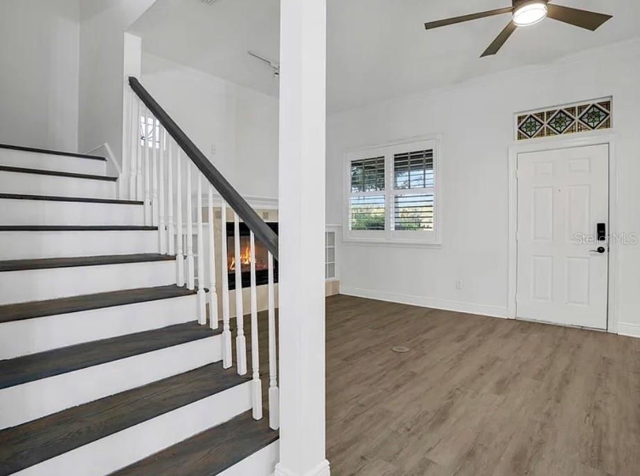 For Sale: $922,000 (4 beds, 2 baths, 2274 Square Feet)