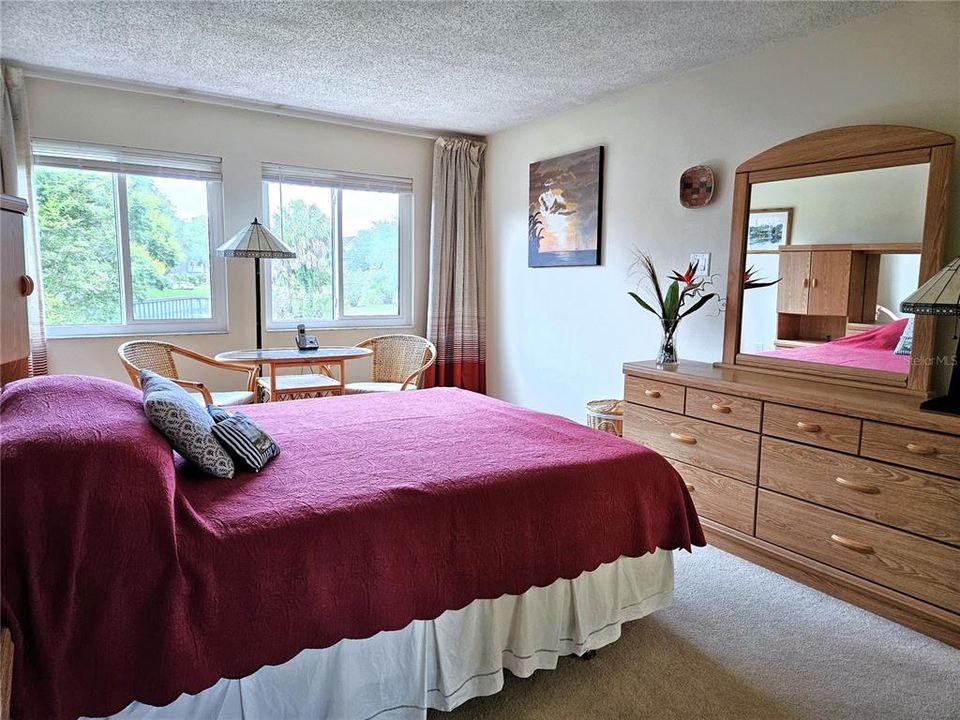 For Sale: $275,000 (2 beds, 2 baths, 1065 Square Feet)
