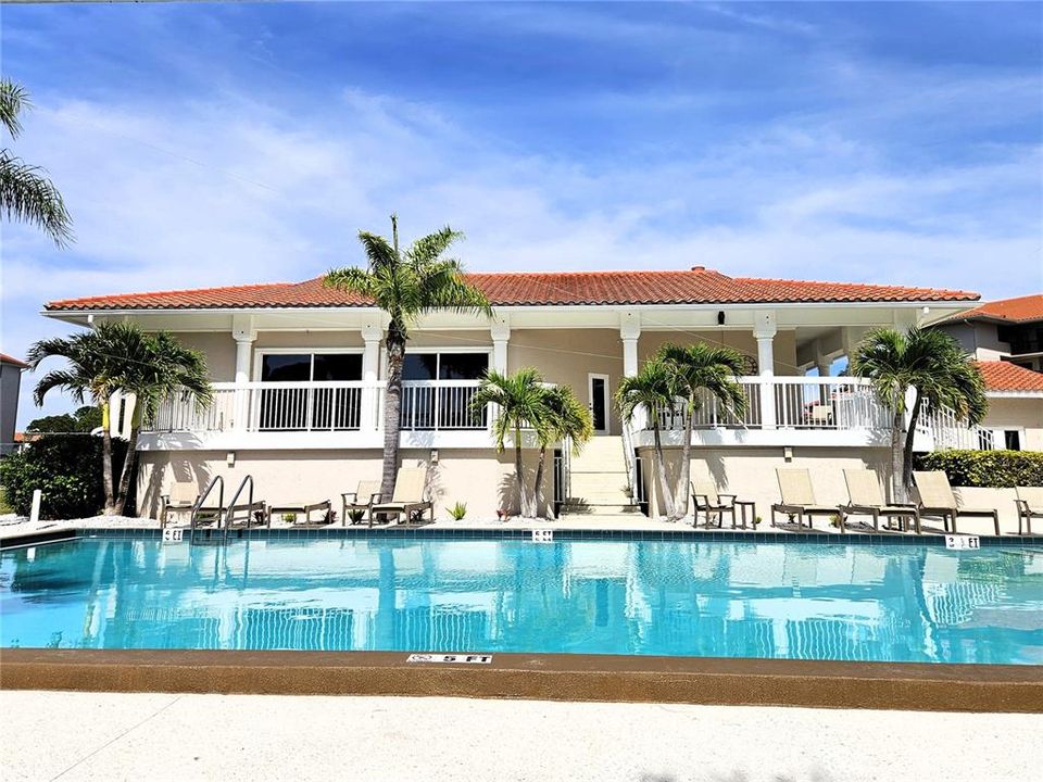 For Sale: $275,000 (2 beds, 2 baths, 1065 Square Feet)