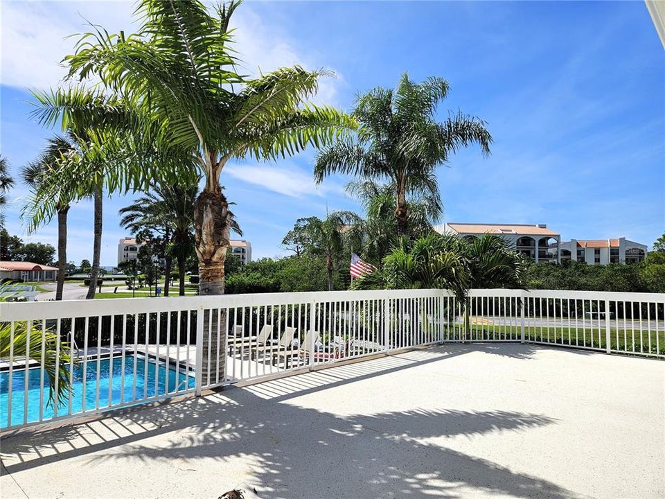 For Sale: $275,000 (2 beds, 2 baths, 1065 Square Feet)