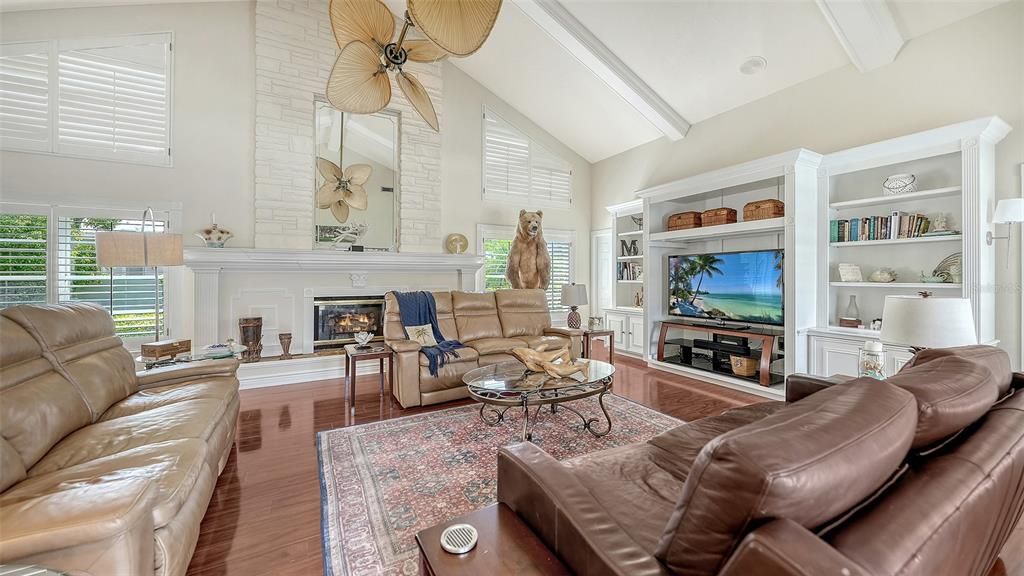 For Sale: $1,575,000 (4 beds, 3 baths, 4840 Square Feet)