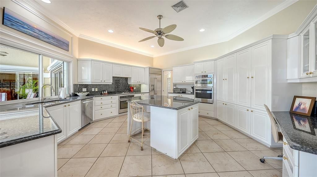 For Sale: $1,575,000 (4 beds, 3 baths, 4840 Square Feet)