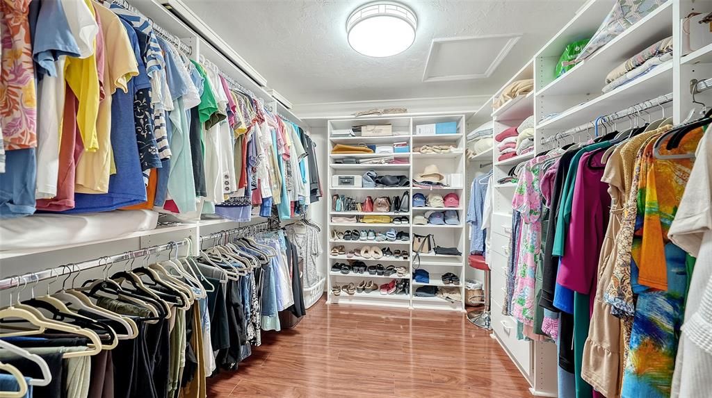 For Sale: $1,575,000 (4 beds, 3 baths, 4840 Square Feet)