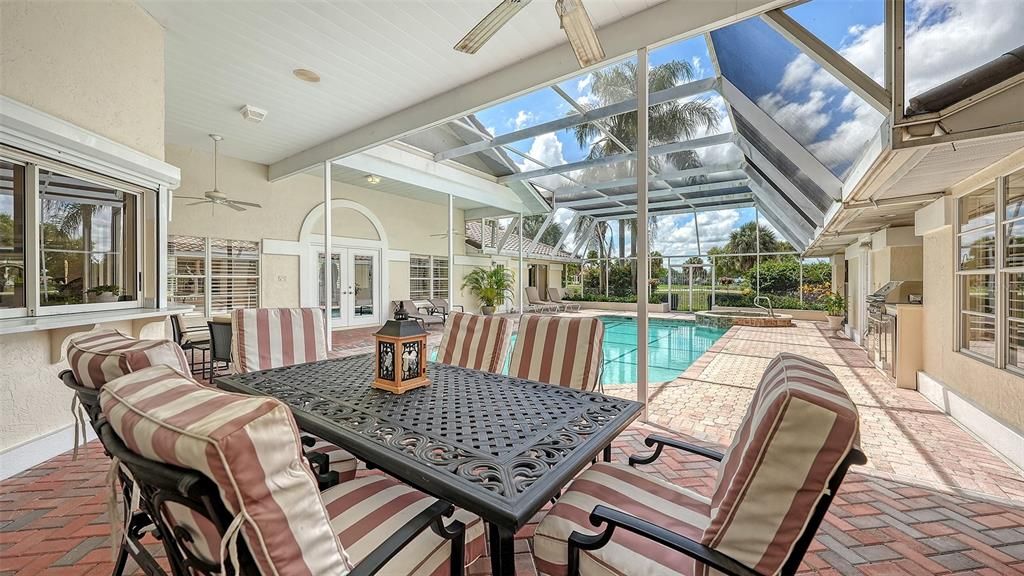 For Sale: $1,575,000 (4 beds, 3 baths, 4840 Square Feet)