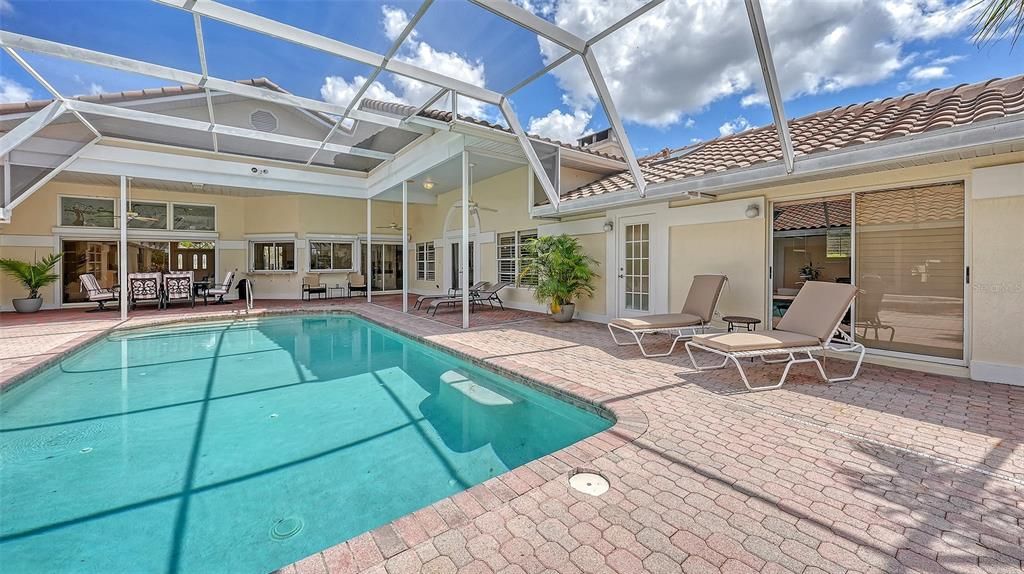 For Sale: $1,575,000 (4 beds, 3 baths, 4840 Square Feet)