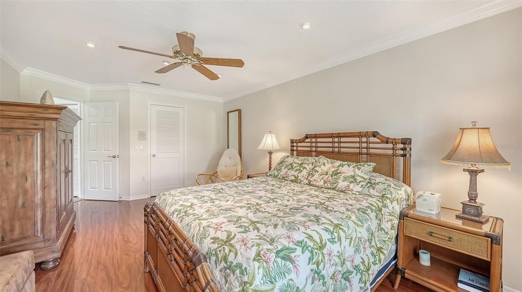 For Sale: $1,575,000 (4 beds, 3 baths, 4840 Square Feet)