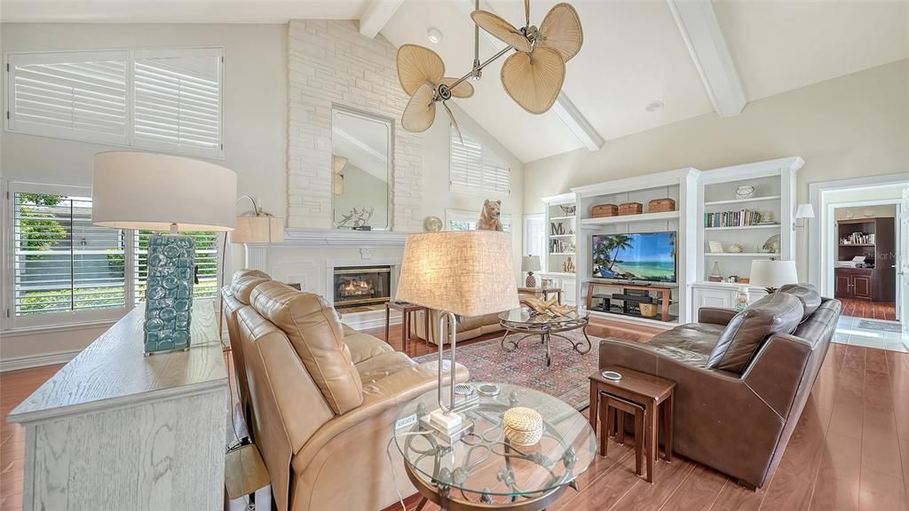 For Sale: $1,575,000 (4 beds, 3 baths, 4840 Square Feet)
