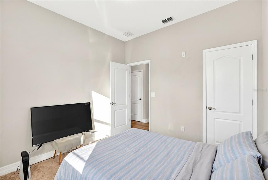En Venta: $349,900 (4 camas, 3 baños, 1993 Pies cuadrados)