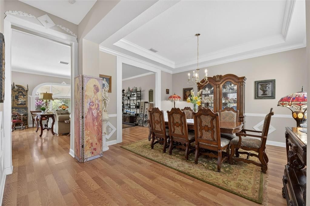 En Venta: $749,900 (5 camas, 4 baños, 3887 Pies cuadrados)