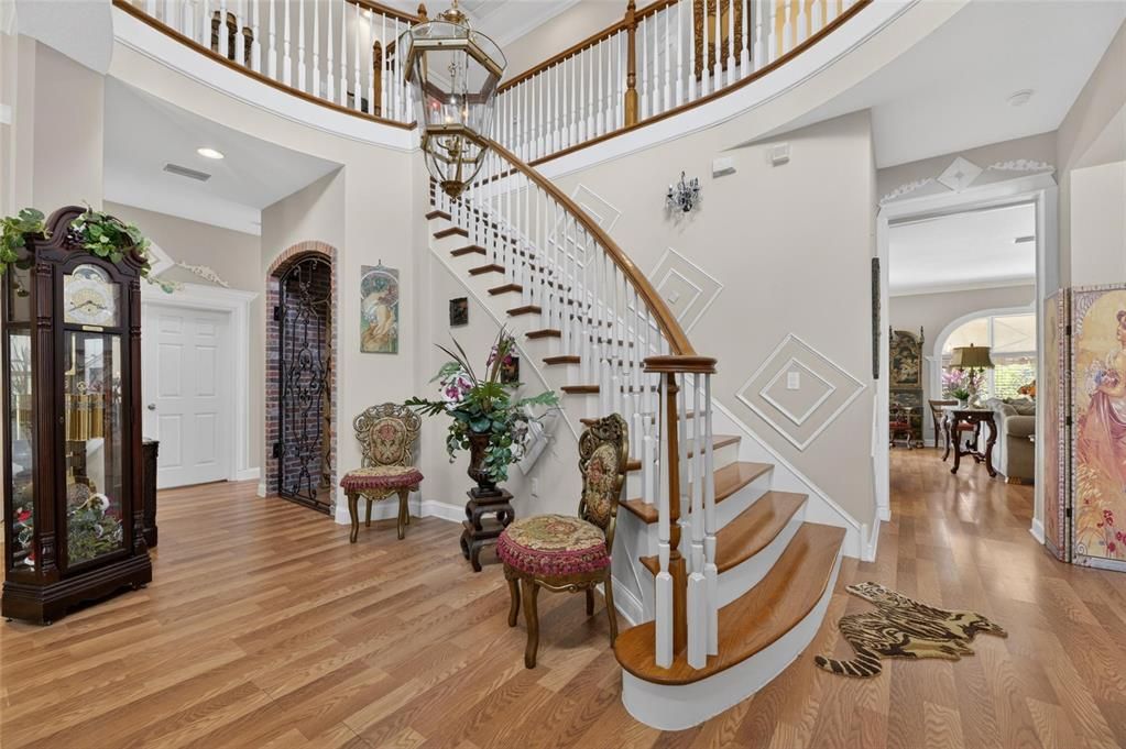 En Venta: $749,900 (5 camas, 4 baños, 3887 Pies cuadrados)