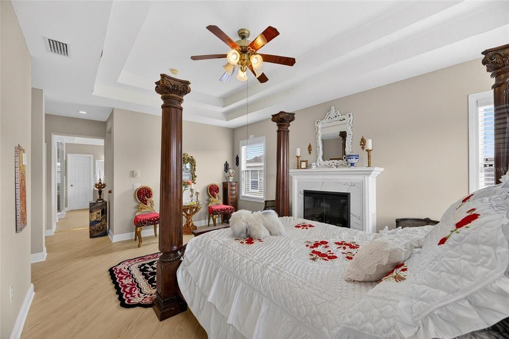 En Venta: $749,900 (5 camas, 4 baños, 3887 Pies cuadrados)