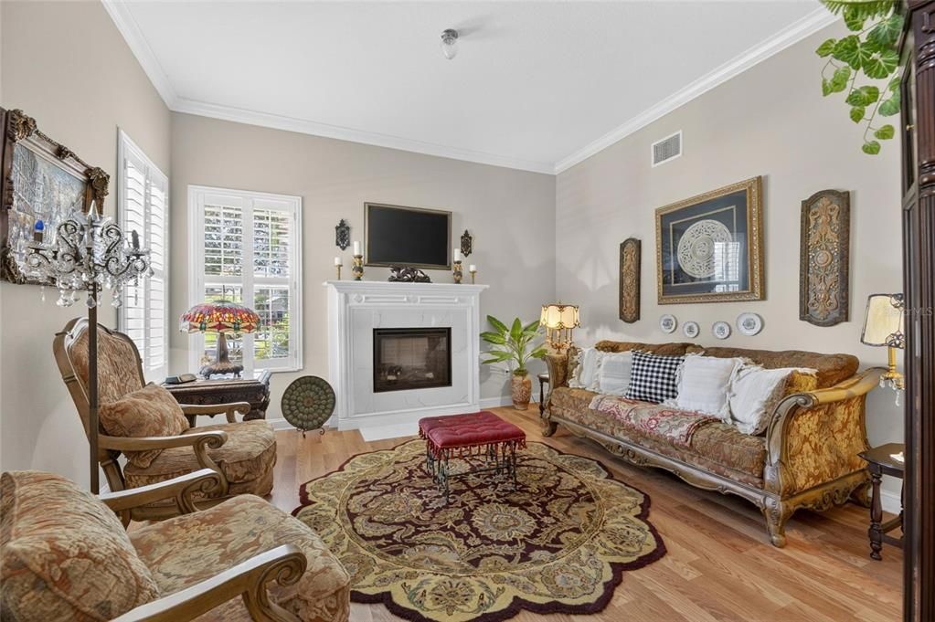 En Venta: $749,900 (5 camas, 4 baños, 3887 Pies cuadrados)