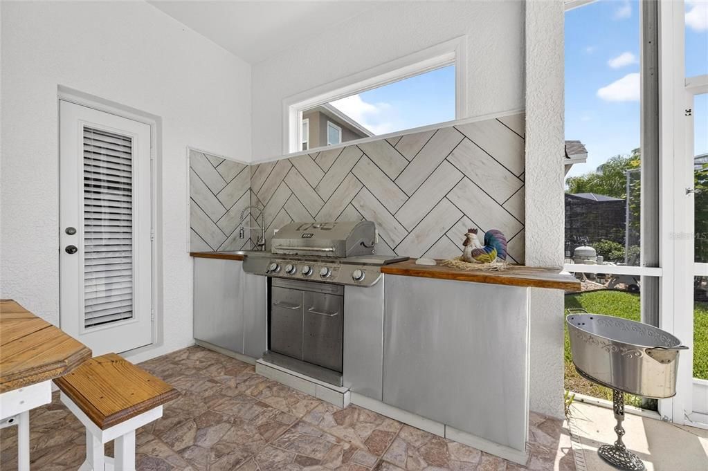 En Venta: $749,900 (5 camas, 4 baños, 3887 Pies cuadrados)