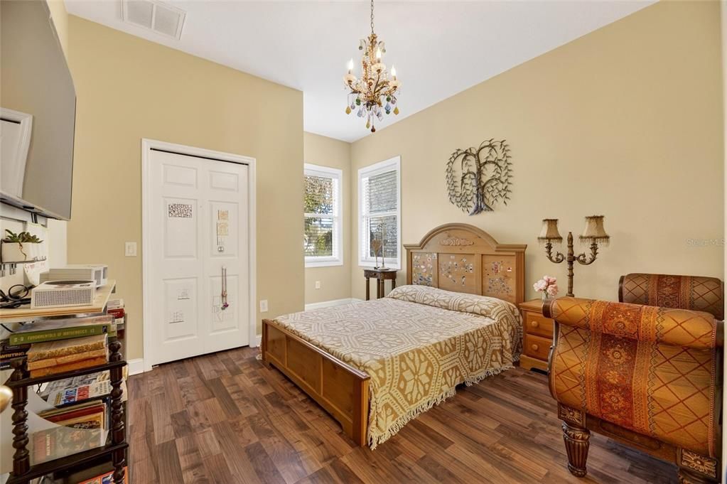 En Venta: $749,900 (5 camas, 4 baños, 3887 Pies cuadrados)