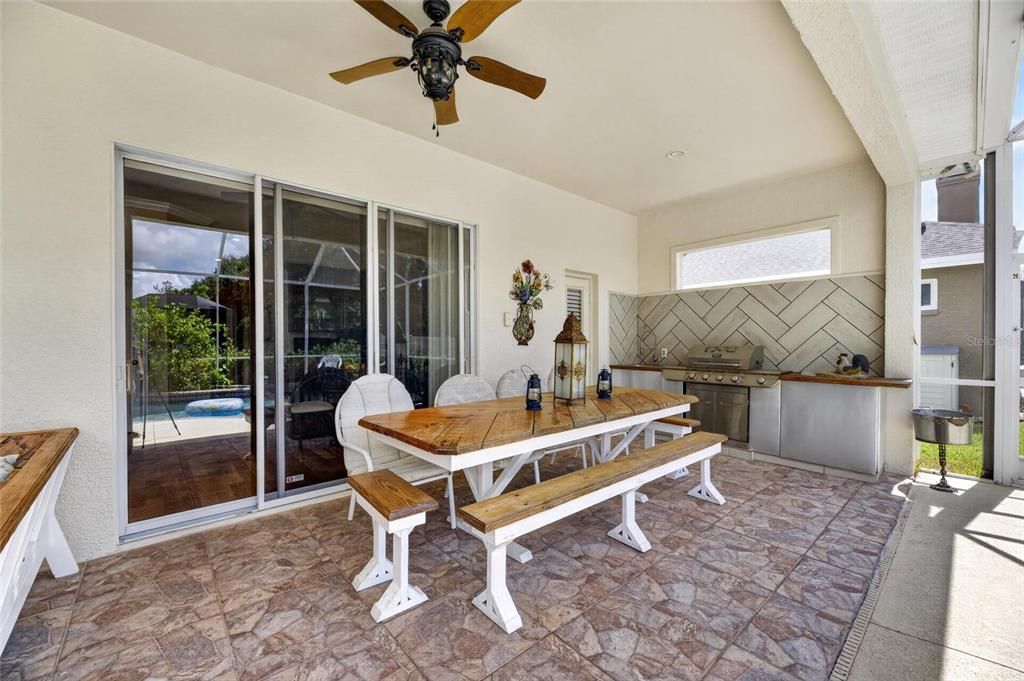 En Venta: $749,900 (5 camas, 4 baños, 3887 Pies cuadrados)