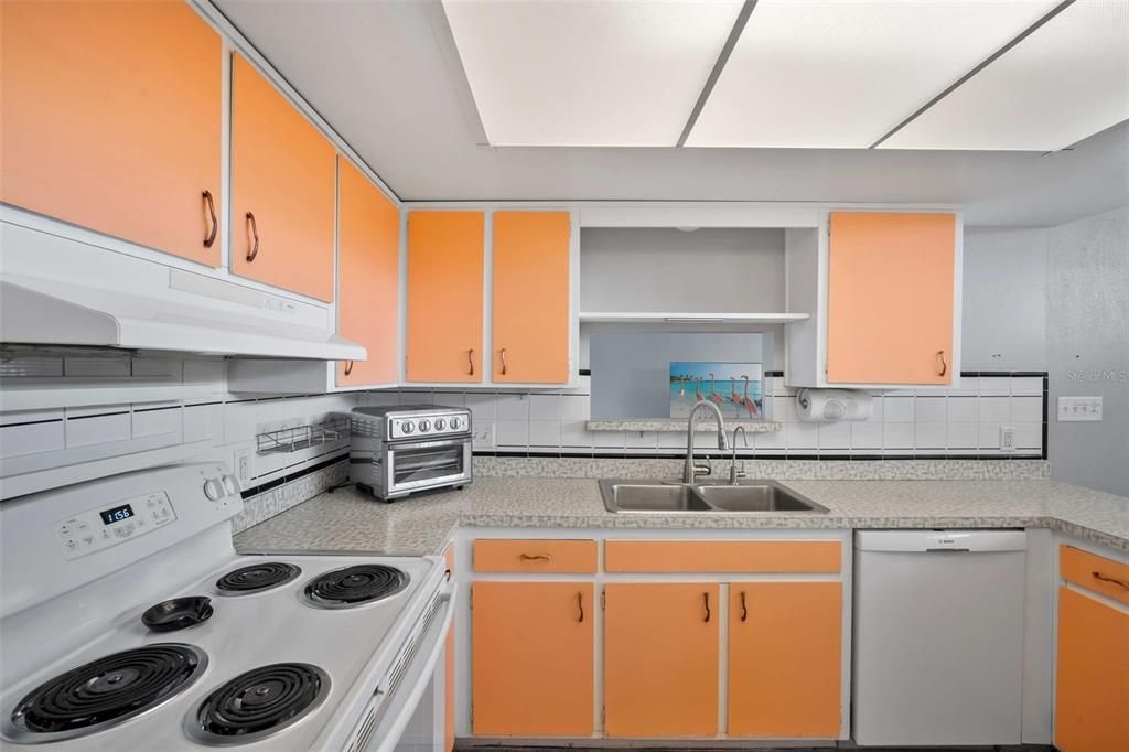 For Sale: $479,000 (4 beds, 3 baths, 1639 Square Feet)
