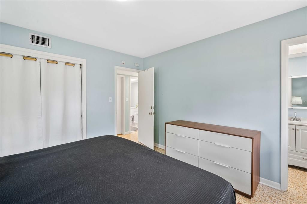 For Sale: $479,000 (4 beds, 3 baths, 1639 Square Feet)