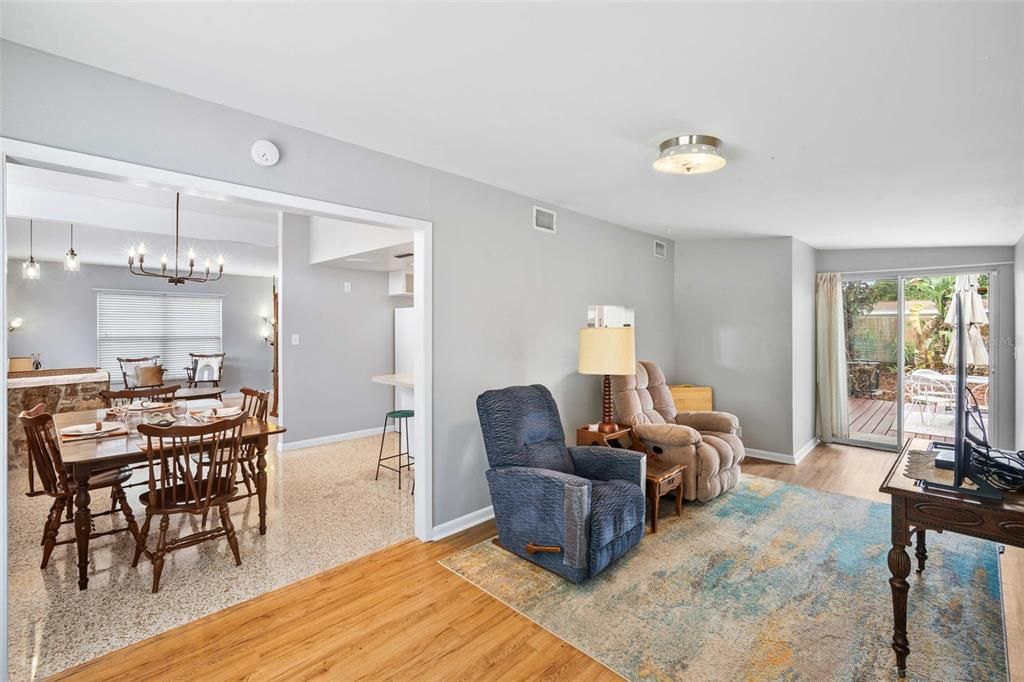 For Sale: $479,000 (4 beds, 3 baths, 1639 Square Feet)