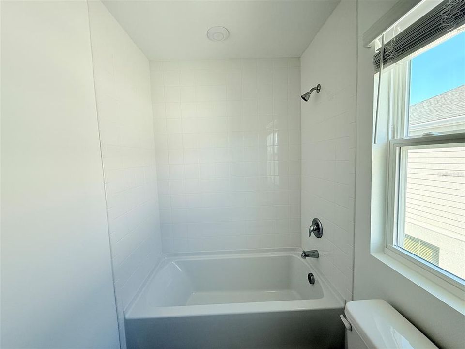 For Rent: $2,350 (4 beds, 2 baths, 1678 Square Feet)