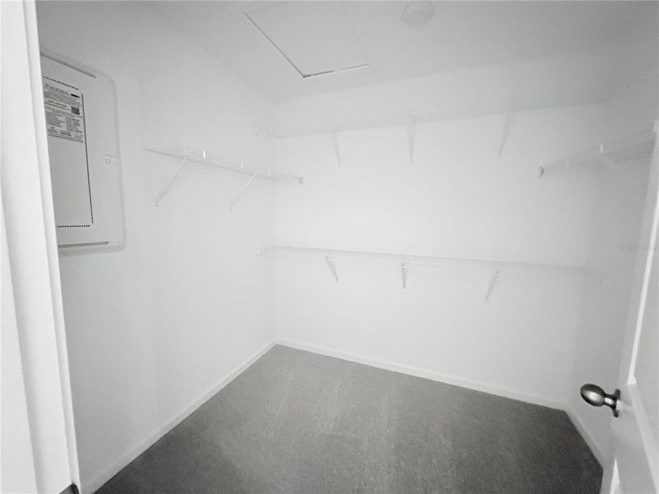 For Rent: $2,350 (4 beds, 2 baths, 1678 Square Feet)