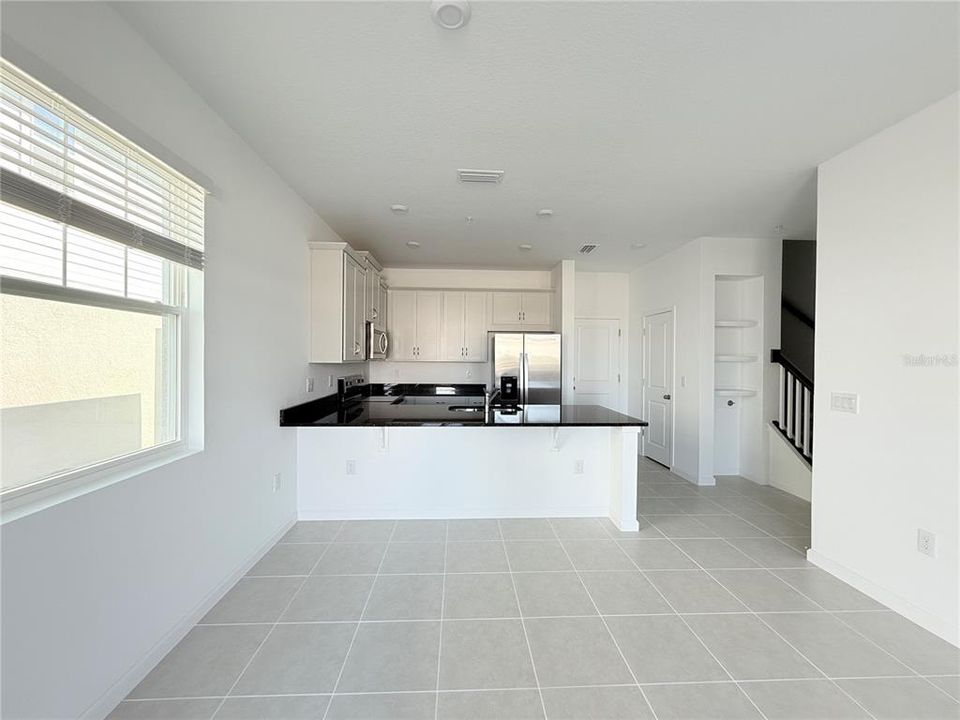 For Rent: $2,350 (4 beds, 2 baths, 1678 Square Feet)