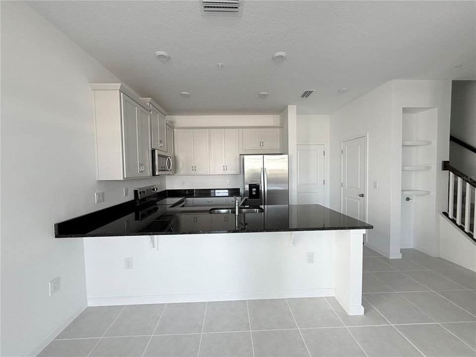 For Rent: $2,350 (4 beds, 2 baths, 1678 Square Feet)