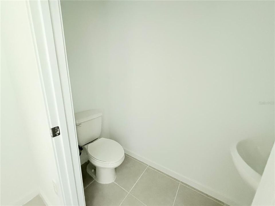 For Rent: $2,350 (4 beds, 2 baths, 1678 Square Feet)