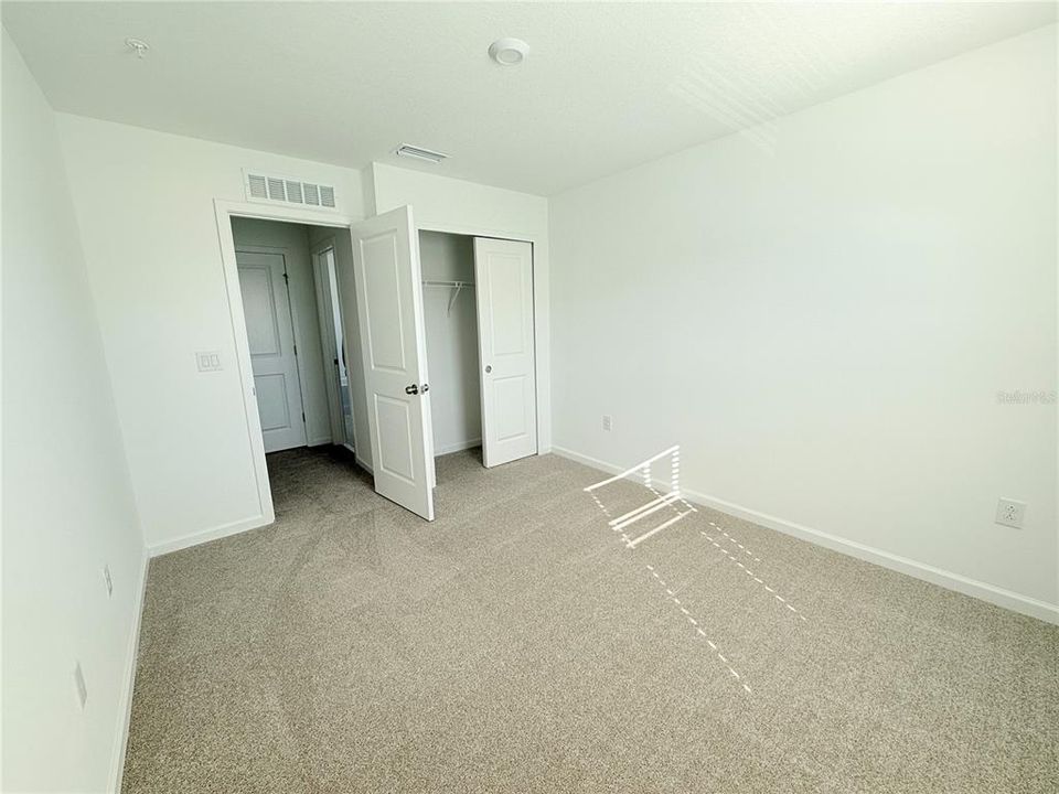 For Rent: $2,350 (4 beds, 2 baths, 1678 Square Feet)