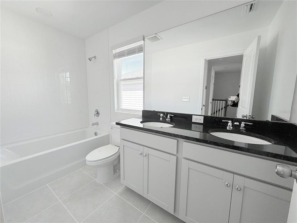For Rent: $2,350 (4 beds, 2 baths, 1678 Square Feet)
