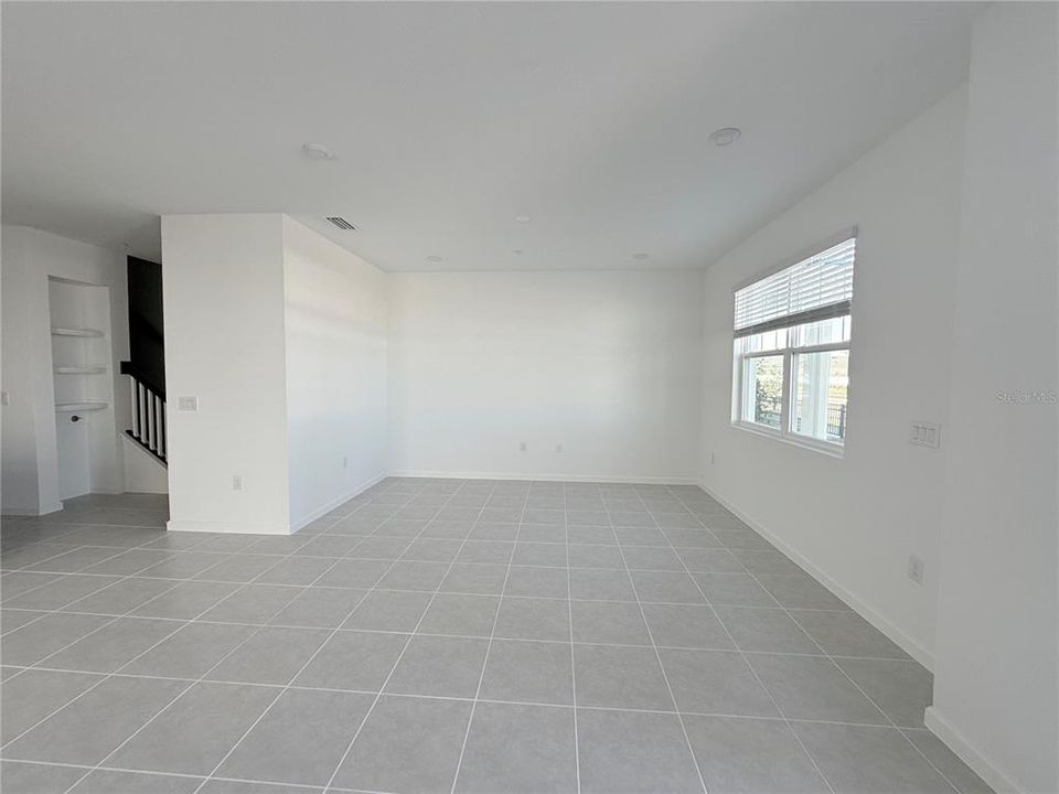 For Rent: $2,350 (4 beds, 2 baths, 1678 Square Feet)